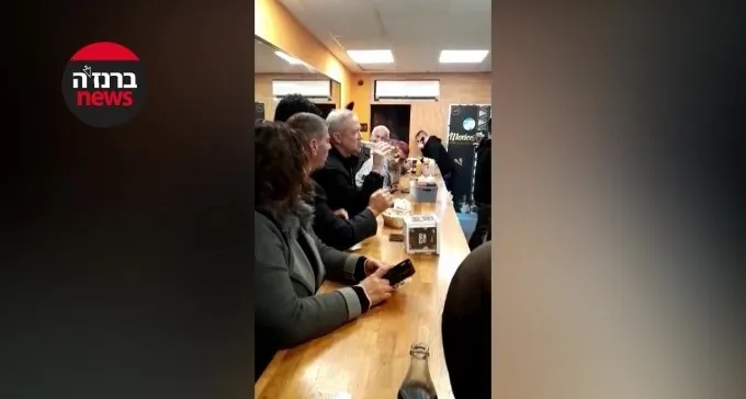 צפו: בני גנץ בא להזדהות עם שדרות - ונקלע לאזעקת צבע אדום