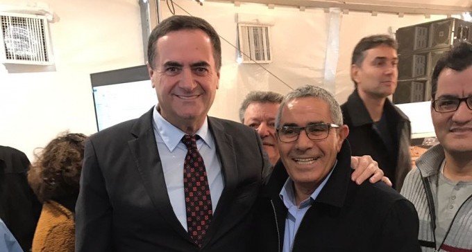 אלי לוי ושר התחבורה כץ מתחבקים