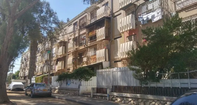 אישה כמעט ונאנסה לנגד עיני תינוקה. החשוד, נער מרהט, נעצר