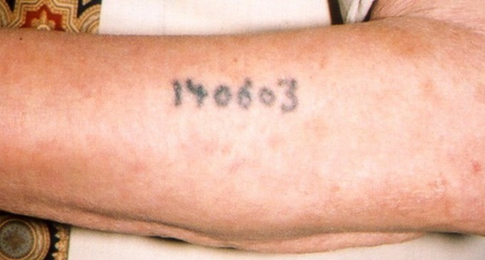 אין גבול לבושה: עורך דין מבאר שבע הונה ניצולי שואה