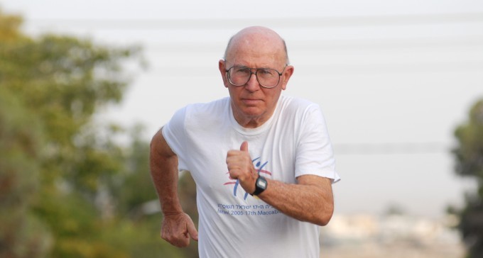 הספורטאי הוותיק, פרופ' שאול לדני, מציג תערוכה בברגן בלזן