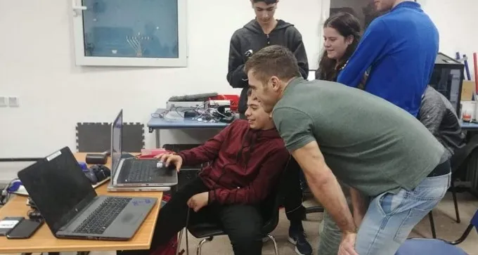 דרכא ספיר, מכינים את התלמידים לחיים: מחקר עצמי ועד מסוגלות עצמית