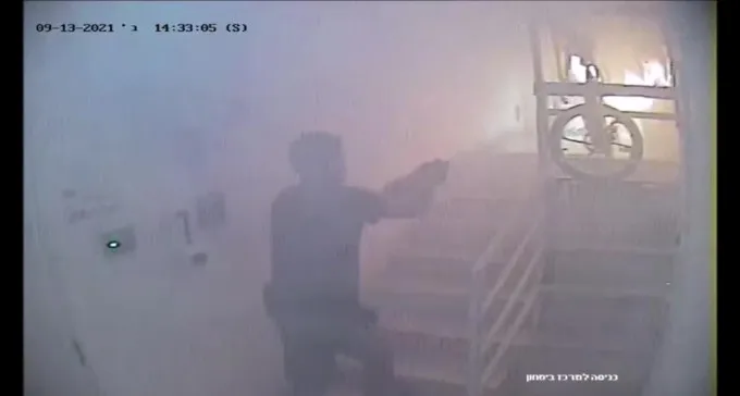 צפו: דליקה במרכז הביטחון של מועצת מיתר, בשל סוללת אופניים חשמליים