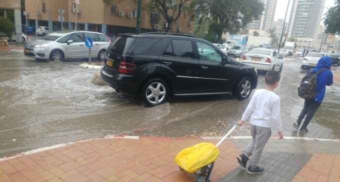 המאה ה-21? הגשם הראשון בבאר שבע גרם לתשתיות לקרוס