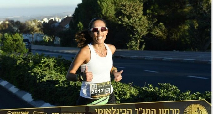 מפעל ספורטיבי של אישה אחת