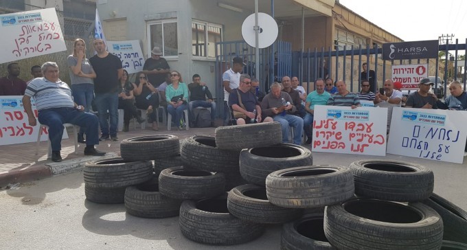 מפוטרי חרסה: ''עבדו עלינו בעיניים, מי יעסיק אותנו בגיל 50?''