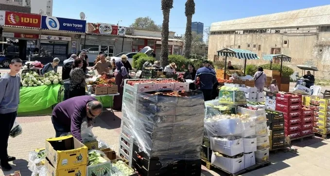 יוזמה נהדרת: השוק החברתי - תושבי שכונה ג' כבר התאהבו
