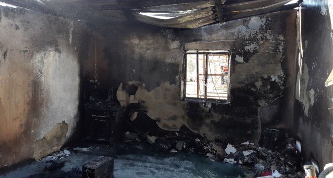 שלשה ילדים נפגעו קשה בשריפת בית קרקע בחורה