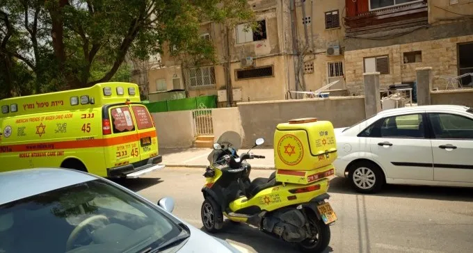 פצוע קשה בתאונת עבודה ברחוב בצלאל