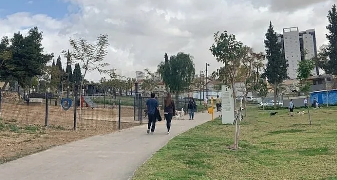 מפחיד: נערים נשדדו באיומי סכין בפארק הסופרים