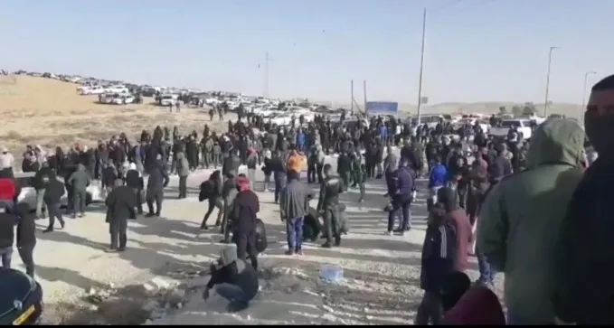 יום זעם בנגב: כביש 31 נחסם, רחפנים מטילים רימוני גז על המפגינים