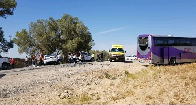 תאונה קטלנית סמוך לגשר צאלים: נהג רכב נהרג, נוסעים נפגעו קל