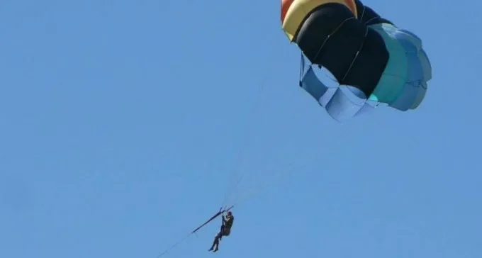 צנחן התרסק בשטח פתוח מערבית לב''ש