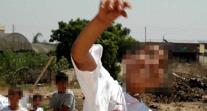 אינתיפדת אבנים?: רכב נוסף נרגם בכביש דימונה