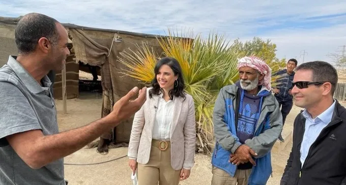 השרה שקד ביקרה ברמת נגב, דנה בצירוף יישוב בדואי למועצה