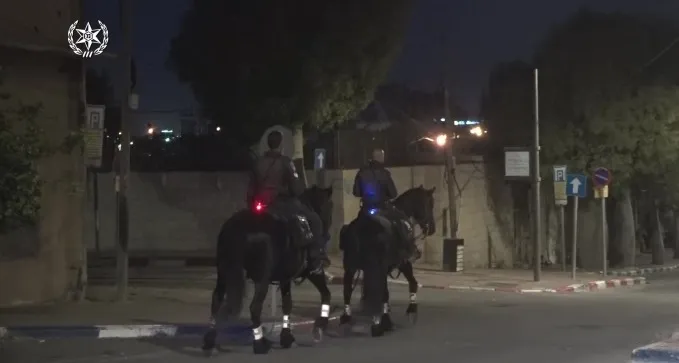 המשטרה במבצע משילות בבאר שבע: 3 דוחות על מאפרות ו-5 על עישון