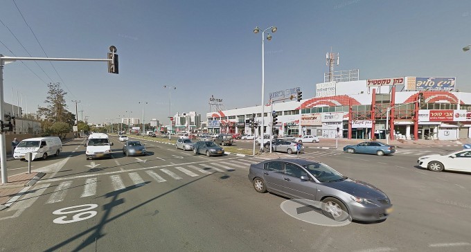 תאונת דרכים בדרך חברון, לכודה חולצה מרכב