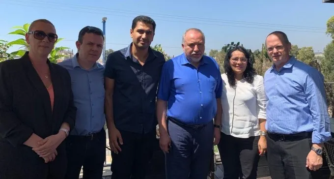 ח''כ פורר למסעדנים בשדרות: ''הממשלה חייבת להכיר בכם''