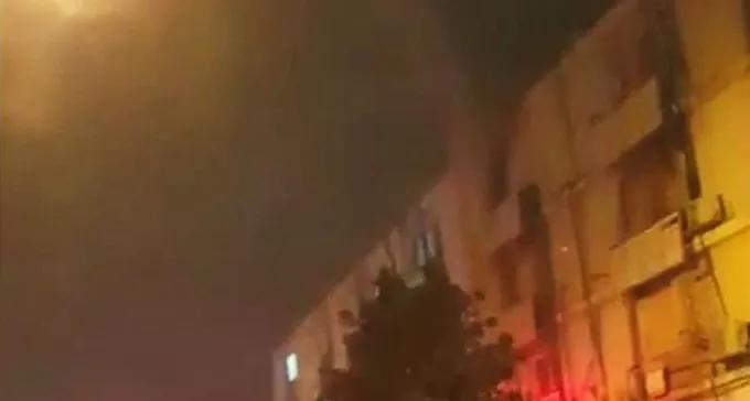 צפו: בית עולה באש בשכונה ד' מזרח