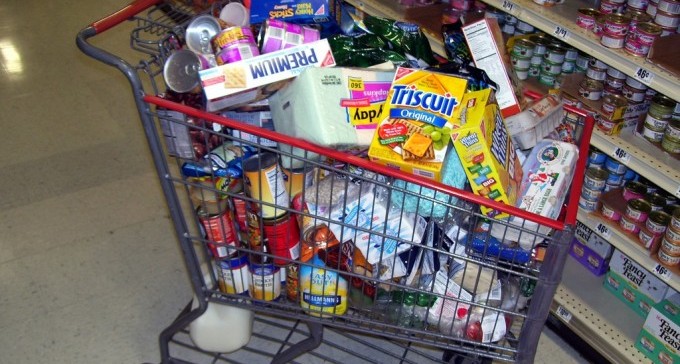 נערים מילאו בסופר עגלה ב-1,200 שקל ויצאו בלי לשלם