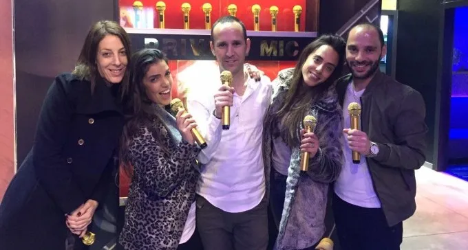 יניב אפוטה חגג יום הולדת בפלאג אין