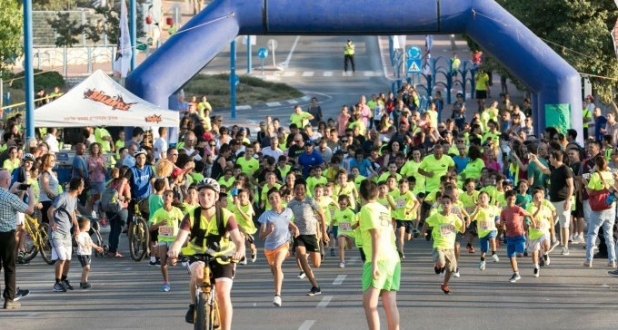 מאות משתתפים ועשרות חיילים במרוץ הלילה המסורתי של מיתר