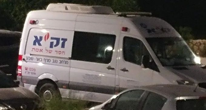 נפטר בנסיבות טראגיות - ונמצא מוטל בחצר הבית