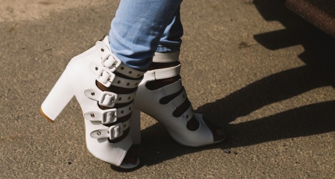 מי התנגד להקמת מרפאה עבור שורדות הזנות בב''ש?