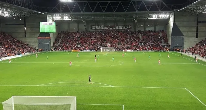 האם איצטדיון טרנר יוגדל ל-24,000 מקומות?