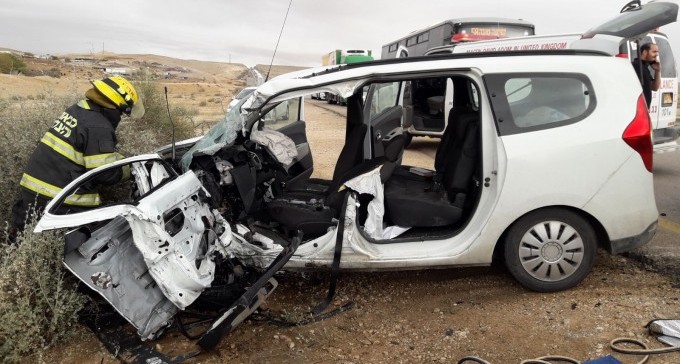 תאונה משולשת ליד עיר הבה''דים: שמונה נפגעו, לכוד ברכב
