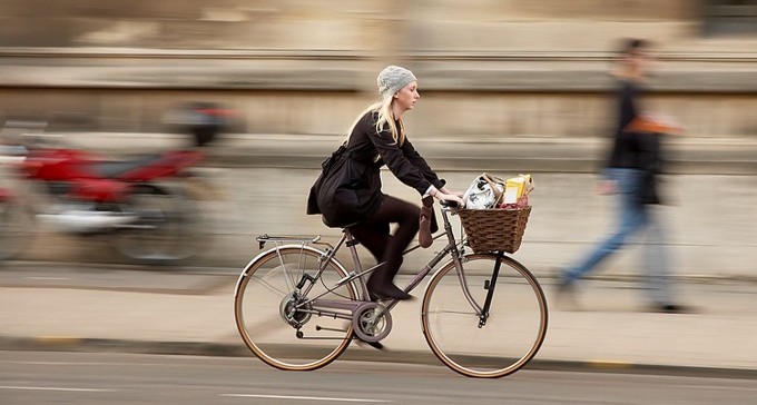 מספטמבר פקחי עיריות יקבלו סמכויות שיטור כנגד רוכבי אופניים
