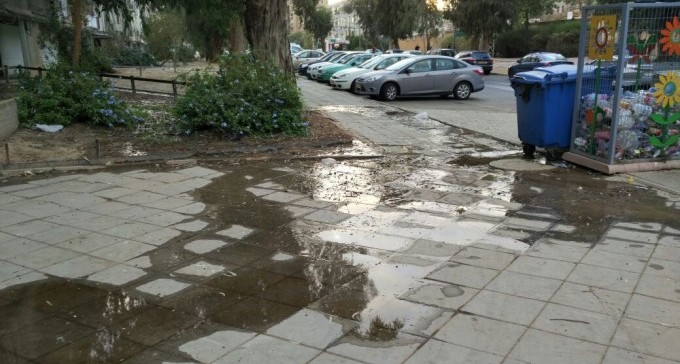 בפעם השלישית תוך תקופה קצרה: פיצוץ צנרת ברחוב הגמל