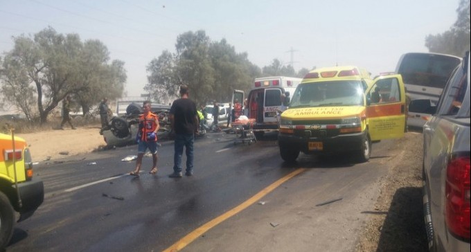 תאונה קטלנית בצומת מעון: אוטובוס התנגש ברכב פרטי, קצין צה''ל נהרג