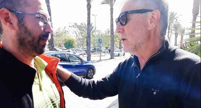 צפו: מאיר כהן בא לדבר בחירות, צעיר מבאר שבע הזכיר לו מה חשוב באמת