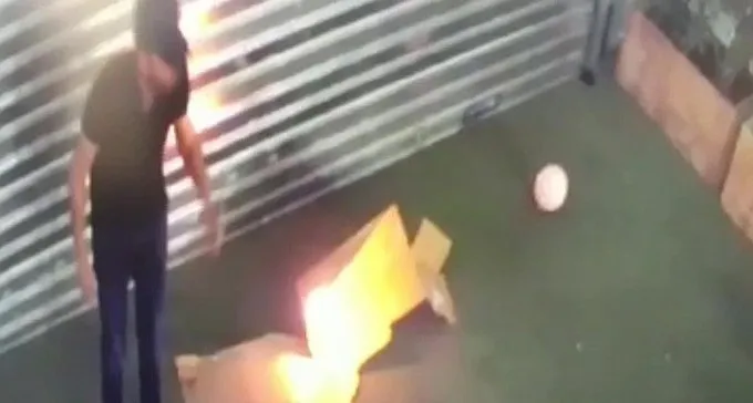 כתב אישום נגד מצית הקיוסק בדימונה. צפו בתיעוד מצלמת האבטחה