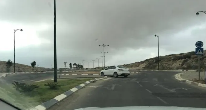 אימה בב''ש: נהגת טוענת כי הותקפה הערב בכביש עוקף רמות