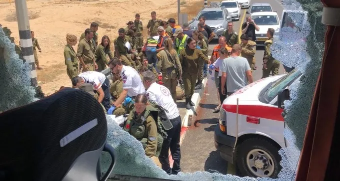 19 חיילים פונו לסורוקה בעקבות תאונה בכביש 40