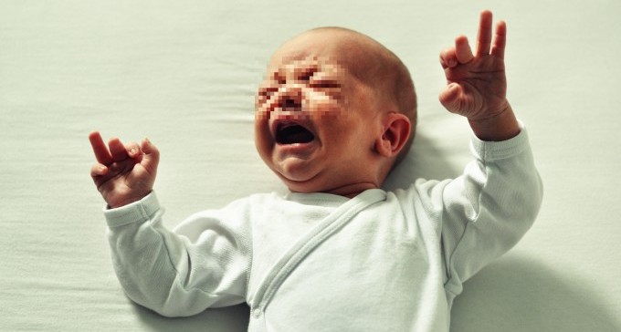 גננת במשפחתון: ''תינוק מגעיל, עיניים של מסטול, צפרדע מגעילה''