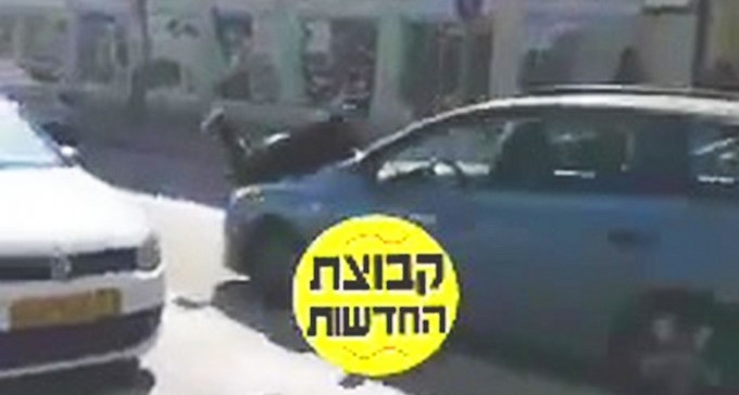 צפו: אדם נדרס ונתלה על מכסה מנוע בלב העיר העתיקה בב''ש