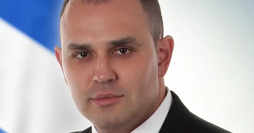 Он приехал из Украины, стал ведущим юристом – и присоединяется к списку Даниловича