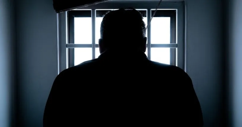 הותר לפרסום: נאשם ביצע מעשים מגונים בילדות וקטינה