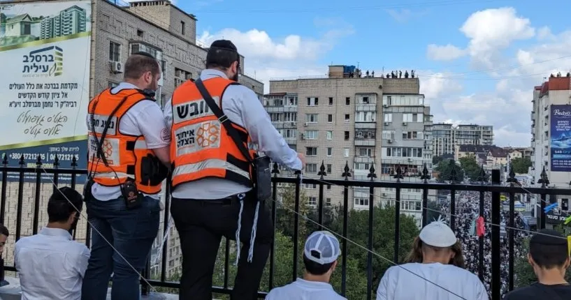 מידע ראשוני: טרגדיה באומן - בן 55 מאופקים התמוטט ונפטר (תיעוד)