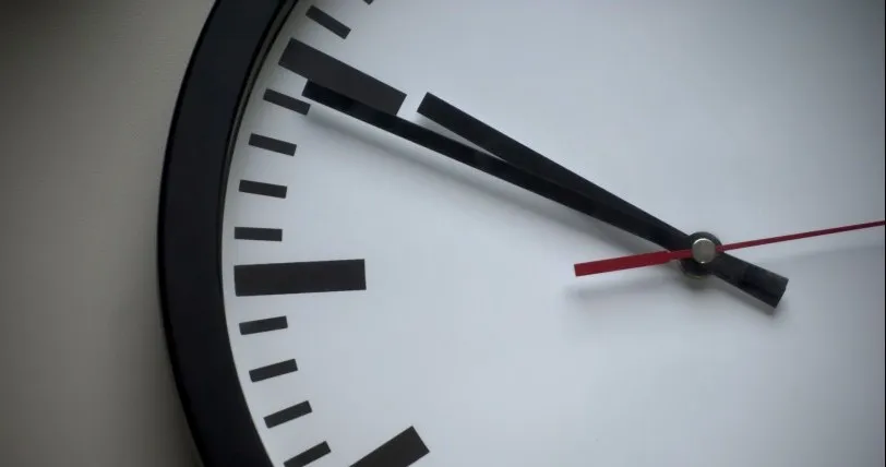 הרווחתם שעת שינה: שעון החורף חוזר בלילה שבין שבת לראשון