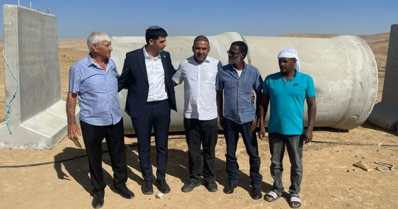 השר קרעי ביקר בפזורה, הבטיח לטפל במיגון ובקליטת אזעקות צבע אדום