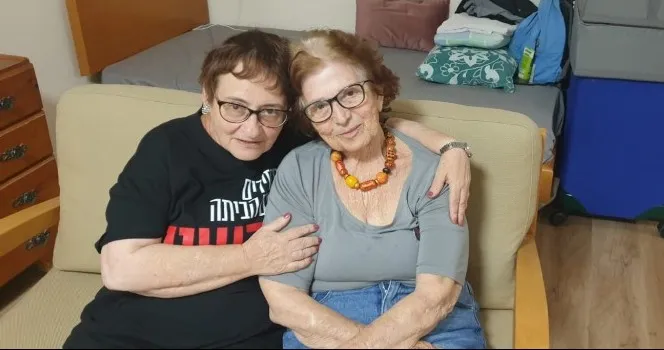 היא - שורדת שואה בת 88. בנה נרצח, 7 מבני משפחתה חטופים בעזה