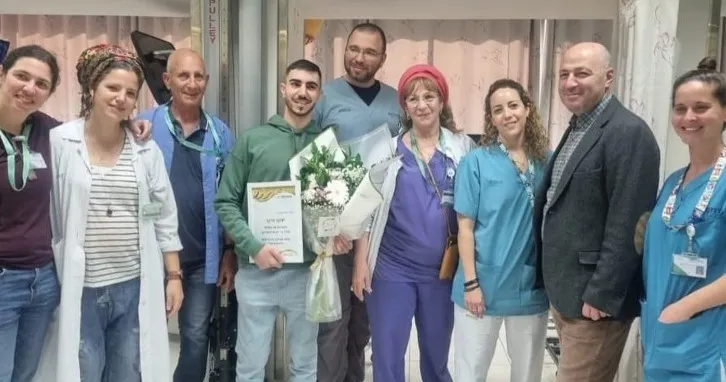 מרגש: 2 לוחמים שנפצעו קשה השתחררו מסורוקה אחרי 80 ימי אשפוז (תיעוד)