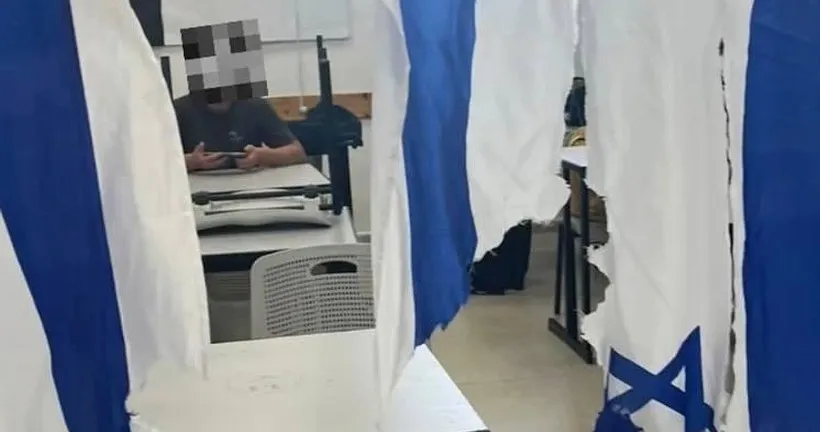 פחד במיתר: כתובת ''פלסטין חופשית'' ודגלים קרועים בכיתה