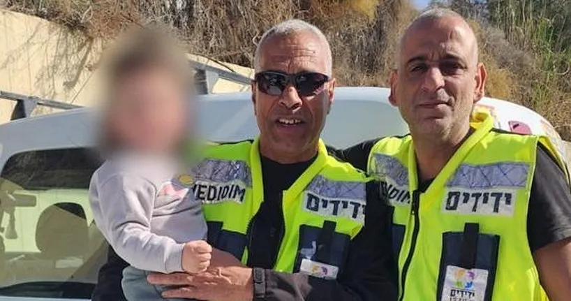 פעוט חולץ מרכב נעול בבאר שבע