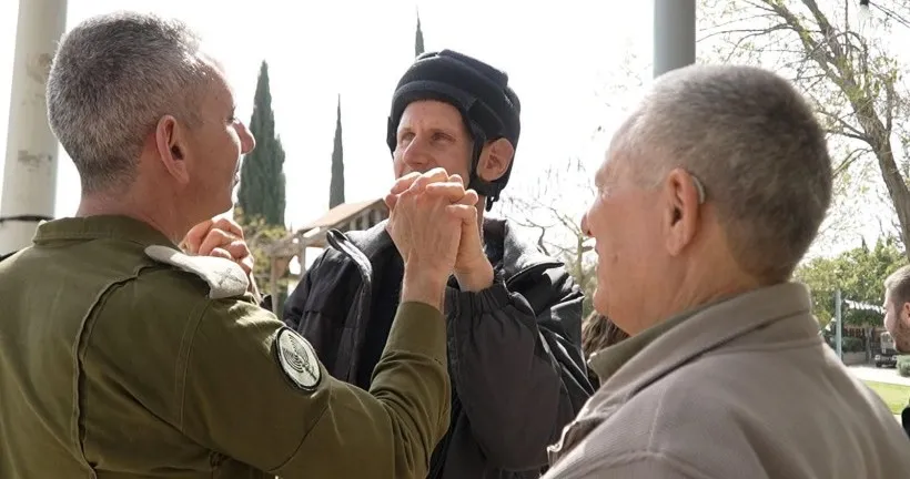 הביקור המרגש של דובר צה''ל בנחלת ערן