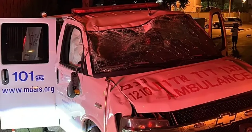 אירוע חריג: אמבולנס התהפך בשכונה ד'